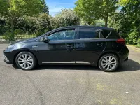Używany Toyota Auris Hybrid 2018 Czarny Hatchback