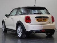 Usado Mini Cooper Classic 134 HP (98 kW) 2019 Branco Citadino