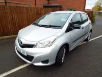 Używany Toyota Yaris T2 69 KM (50 kW) 2013 Srebrny Hatchback