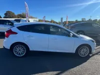 Usado Ford Focus Zetec 115 HP (84 kW) 2014 Branco Citadino
