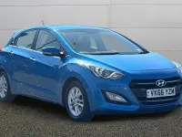 Begagnad Hyundai i30 SE 110 HK (80 kW) 2016 Blå Halvkombi