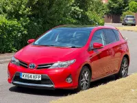 Used Toyota Auris Hybrid Plus 136 HP (100 kW) 2014 Red