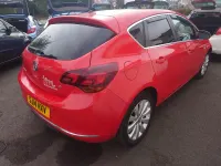Used Vauxhall Astra Elite 115 HP (84 kW) 2014 Red Hatchback