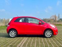Used Toyota Yaris 68 HP (50 kW) 2011 Red Hatchback