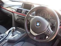 Usado BMW 316 Sport Line 2012 Rojo Berlina