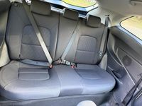 Begagnad Kia Rio 2015 Vit Halvkombi
