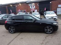 Begagnad BMW 114 Sport Line 2014 Svart Halvkombi