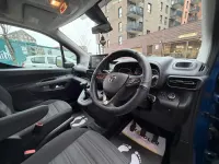 Usado Vauxhall Combo Edition 110 HP (80 kW) 2021 Azul Monovolume