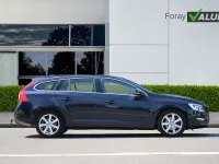 Used Volvo V60 SE 2018 Blue Estate