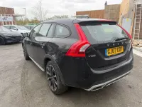 Used Volvo V60 CC 190 HP (139 kW) 2017 Black Estate