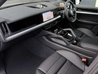 New Porsche Cayenne 464 HP (341 kW) 2025 Black SUV