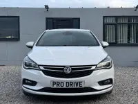 Used Vauxhall Astra SRi 136 HP (100 kW) 2017 White Hatchback