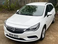 Used Vauxhall Astra 2018 White Estate