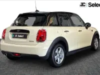 Used Mini Cooper Classic 134 HP (98 kW) 2019 White Hatchback