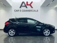 Begagnad Ford Focus Titanium 120 HK (88 kW) 2016 Svart Halvkombi
