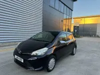 Used Toyota Yaris 100 HP (73 kW) 2014 Mauve/purple Hatchback