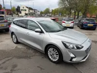 Begagnad Ford Focus Titanium 2020 Silver Kombi