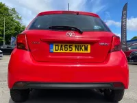 Used Toyota Yaris 69 HP (50 kW) 2015 Red Hatchback