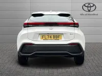 Second-hand Toyota C-HR 140 CP (102 kW) 2024 Alb SUV