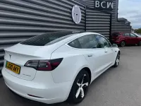 Begagnad Tesla Model 3 Long Range AWD 366 kW (498 HK) 2020 Vit Sedan