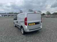 Second-hand Vauxhall Combo Sportive 95 CP (69 kW) 2018 Argintiu Monovolum
