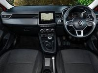 Used Renault Clio V Evolution 90 HP (66 kW) 2023 Red Hatchback