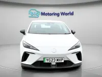 Usado MG MG4 EV SE 319 kW (435 HP) 2023 Branco Citadino
