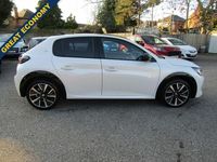 Used Peugeot 208 GT 100 HP (73 kW) 2022 White Hatchback