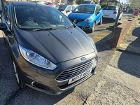 Begagnad Ford Fiesta Titanium 2017 Grå Halvkombi