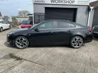 Second-hand Vauxhall Insignia SRi 140 CP (102 kW) 2014 Negru Hatchback