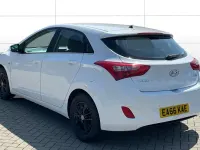 Used Hyundai i30 SE 110 HP (80 kW) 2016 White Hatchback