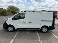 Second-hand Vauxhall Vivaro 2017 Alb