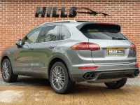 Usado Porsche Cayenne 262 HP (192 kW) 2016 Cinzento SUV