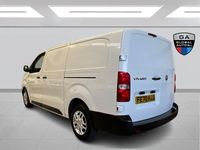 Used Vauxhall Vivaro 120 HP (88 kW) 2020 White MPV