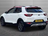 Used Kia Stonic 118 HP (86 kW) 2020 Clear white with red roof SUV