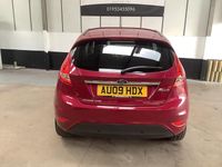 Usado Ford Fiesta Titanium 96 HP (70 kW) 2009 Vermelho Citadino
