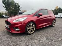 Used Ford Fiesta Sport 118 HP (86 kW) 2019 Red Van