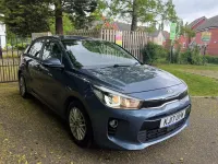 Used Kia Rio 99 HP (72 kW) 2017 Blue Hatchback