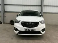 Begagnad Vauxhall Combo Sportive 100 HK (73 kW) 2022 Vit Minibuss