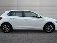 Used VW Polo Life 95 HP (69 kW) 2023 Pure white Hatchback