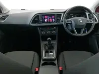 Begagnad Seat Leon SE Dynamic 130 HK (95 kW) 2019 Röd Halvkombi