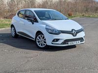 Used Renault Clio IV Play 75 HP (55 kW) 2017 White Hatchback