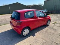 Used Toyota Yaris 86 HP (63 kW) 2000 Red Hatchback