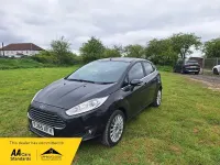 Begagnad Ford Fiesta Zetec 100 HK (73 kW) 2015 Svart Halvkombi