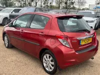 Used Toyota Yaris 101 HP (74 kW) 2013 Red Hatchback