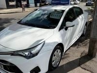 Used Toyota Avensis Active 112 HP (82 kW) 2016 White Sedan