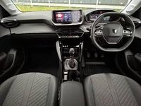 Used Peugeot 208 Allure 101 HP (74 kW) 2025 Yellow Hatchback