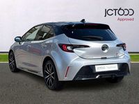 Usado Toyota Corolla Sport 138 HP (101 kW) 2023 Prateado Citadino