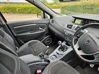 Używany Renault Scénic III Bose Edition 2013 Czerwony Minivan
