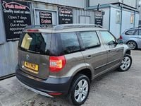 Used Skoda Yeti SE 105 HP (77 kW) 2011 Brown SUV